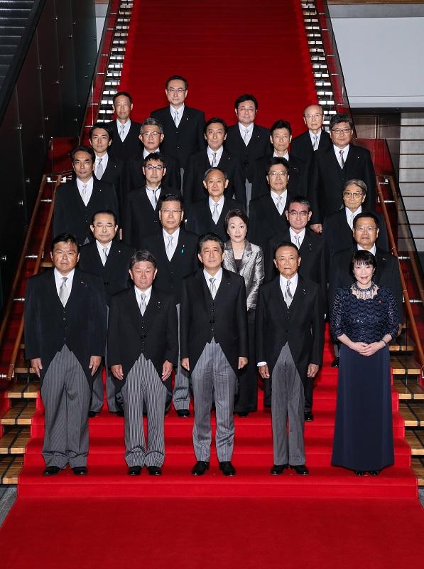 第4次安倍再改造内閣が発足