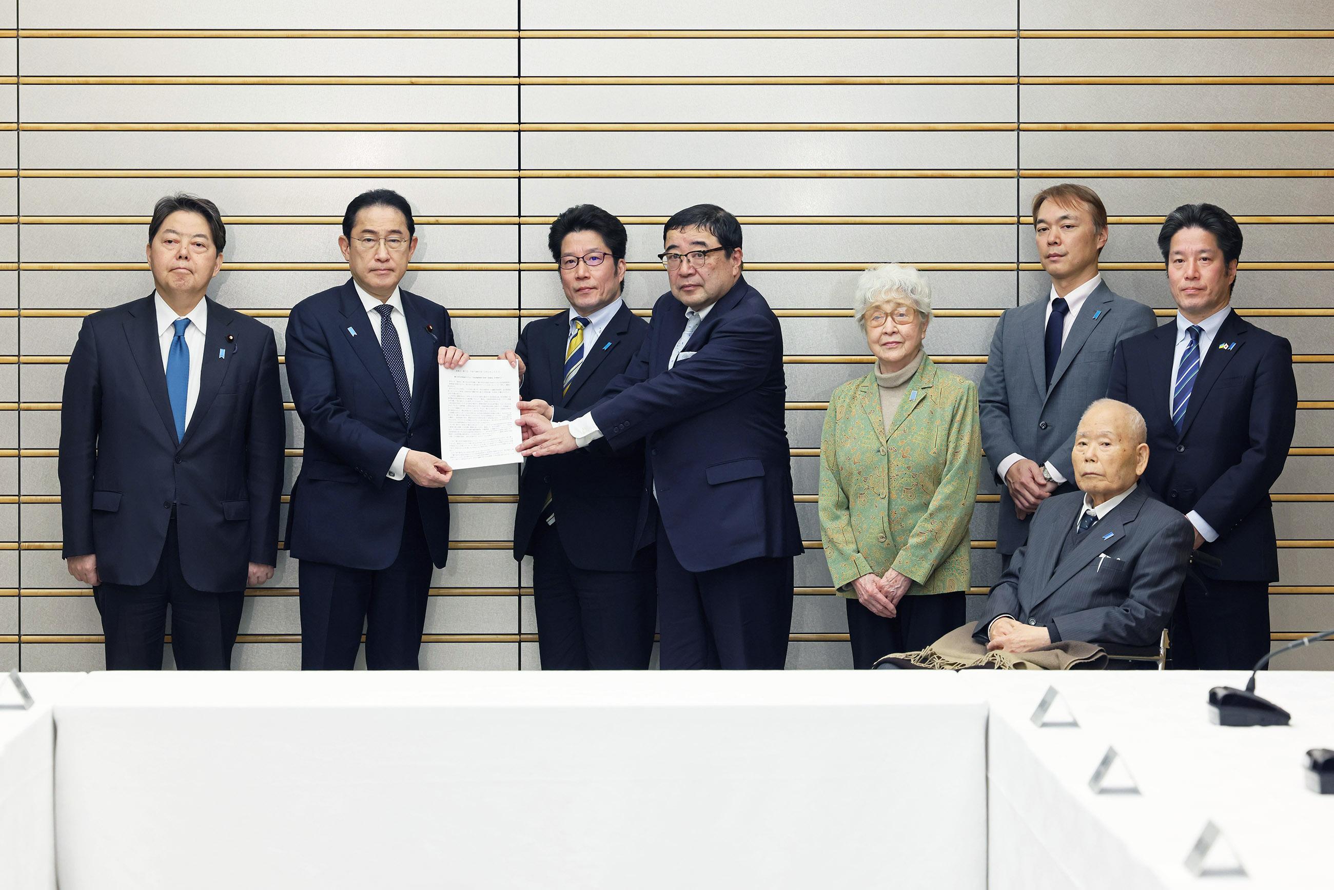 岸田首相が拉致被害者家族らと面会